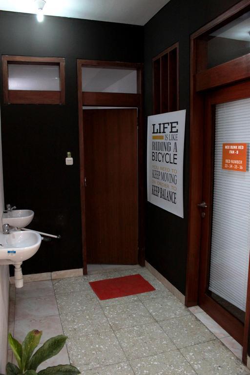 ピニシ バックパッカー ホステル バンドゥン 部屋 写真